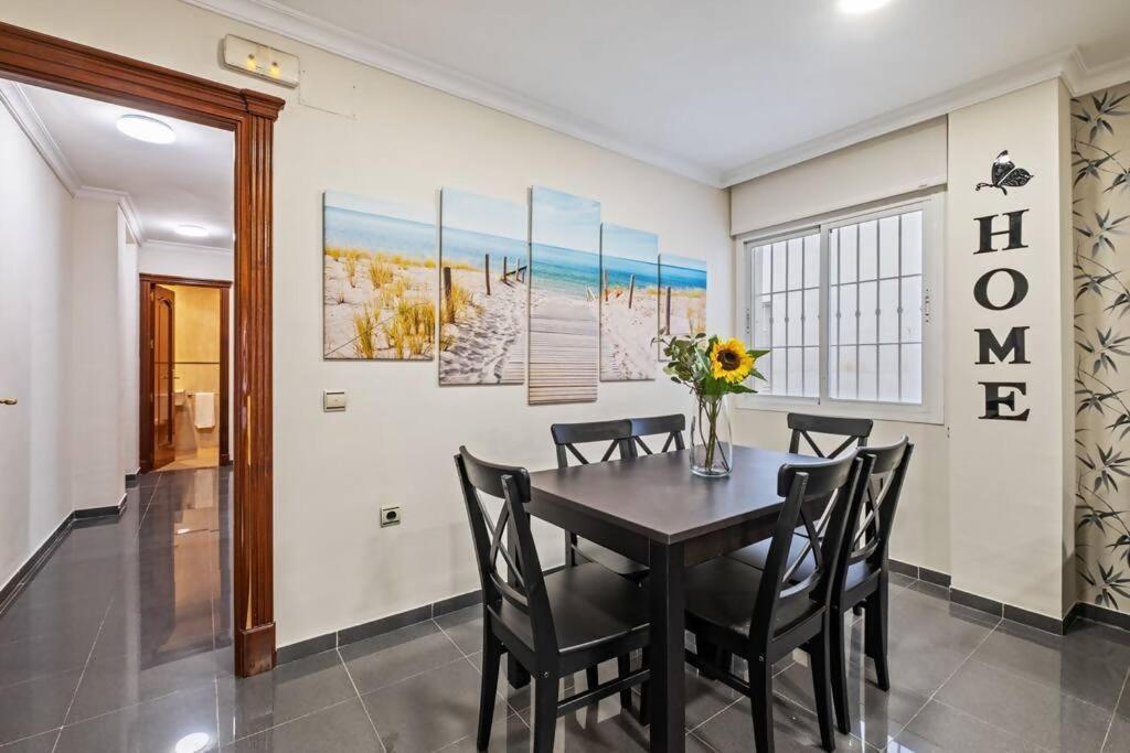 Piso En Atarazanas Apartment Malaga Exterior photo